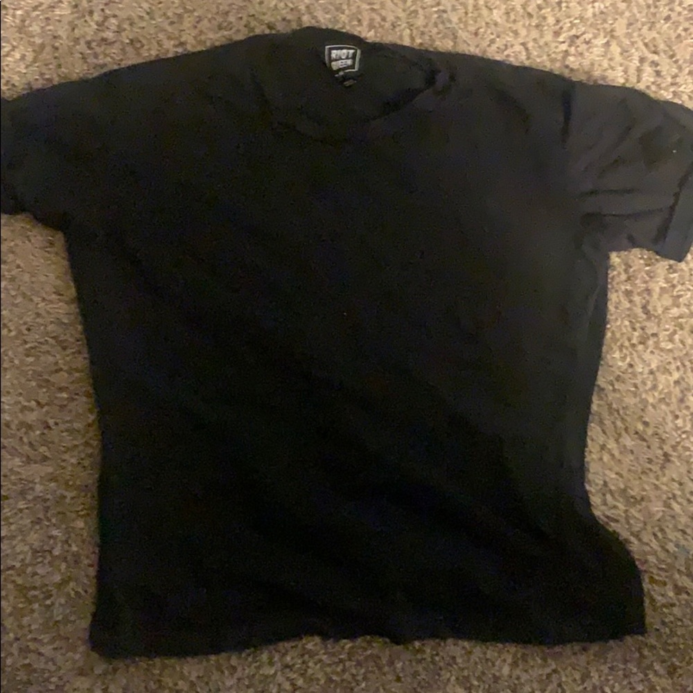 Black T